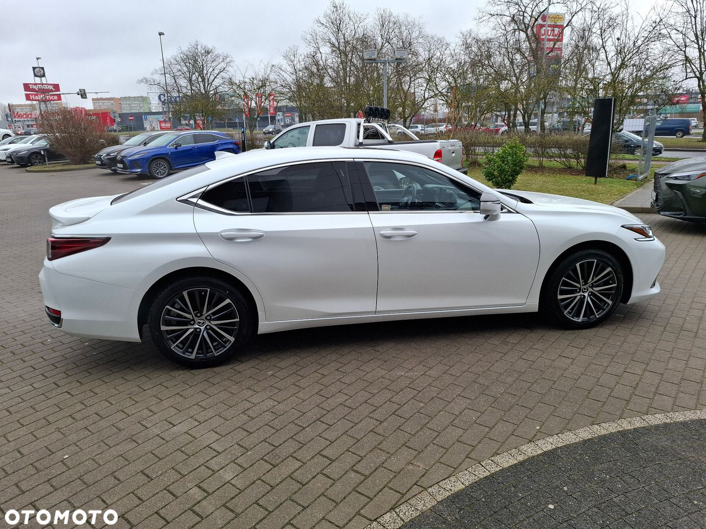 Lexus ES - 6