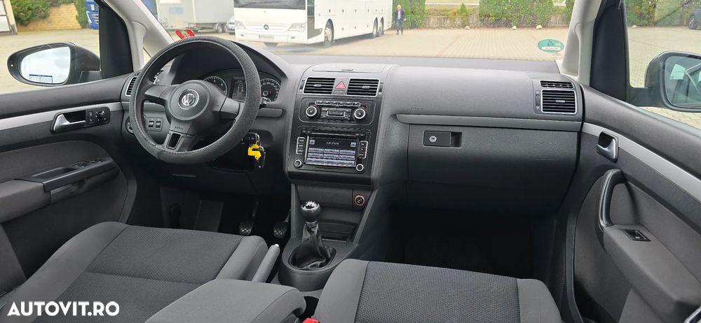 Volkswagen Touran 1.6 TDI SCR BlueMotion Technology Comfortline - 14