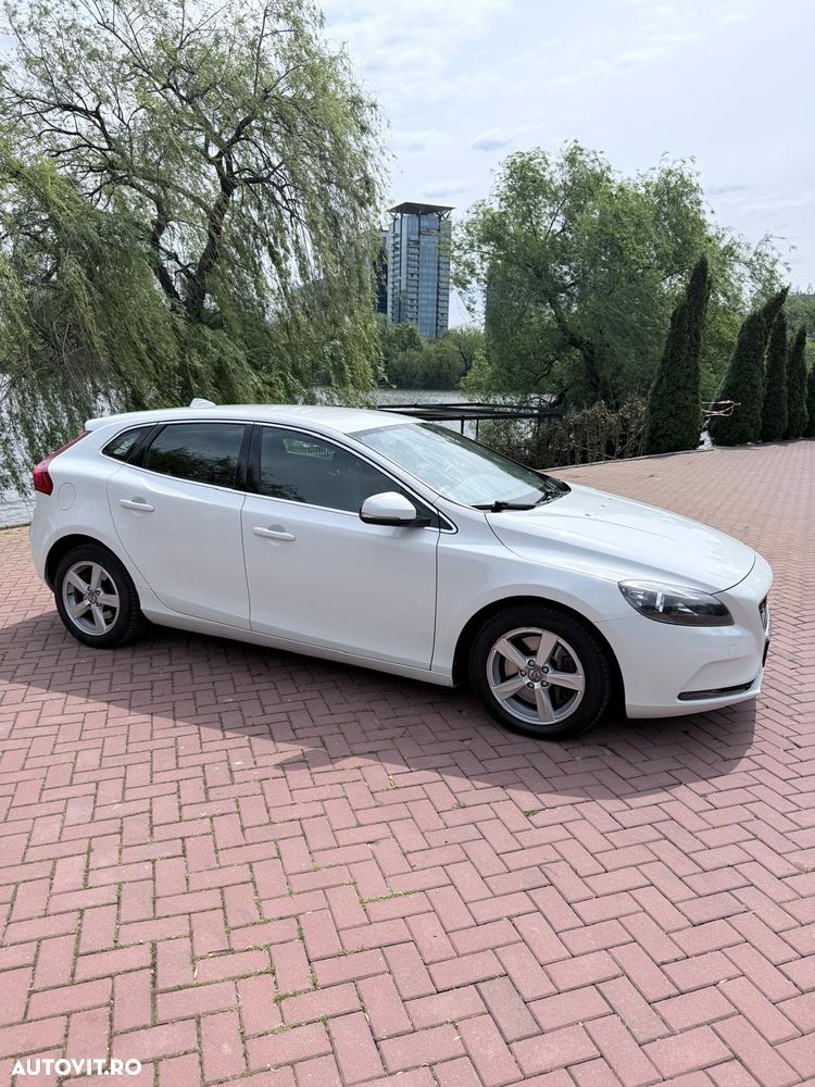 Volvo V40 D4 VEA Momentum - 2