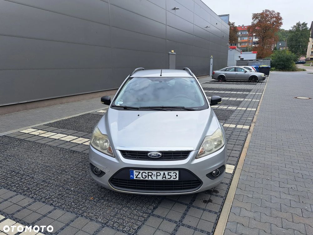 Ford Focus 2009 photo 2