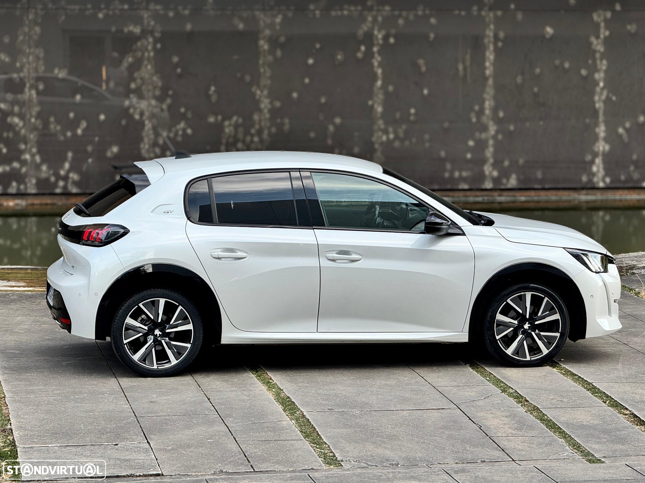 Peugeot 208 1.2 PureTech GT Line EAT8 - 2