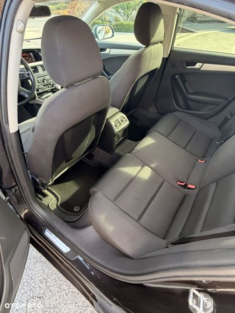 Audi A4 Limousine - 16