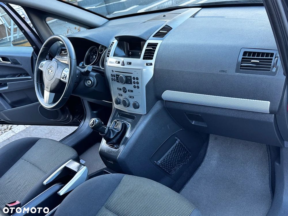 Opel Zafira - 17