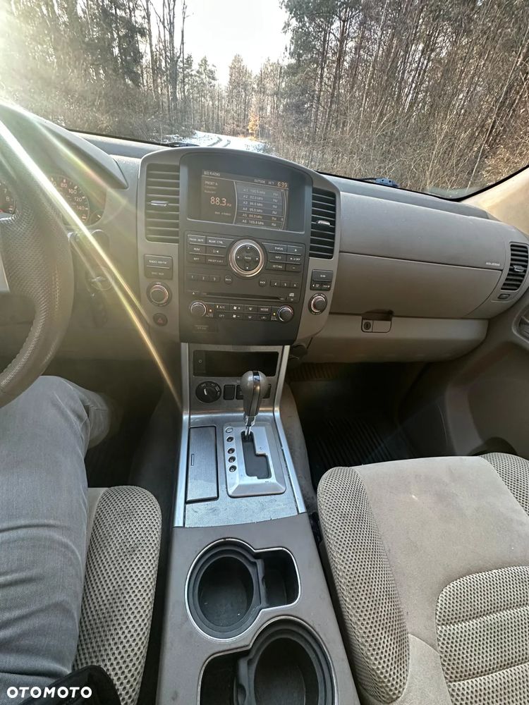 Nissan Pathfinder - 3