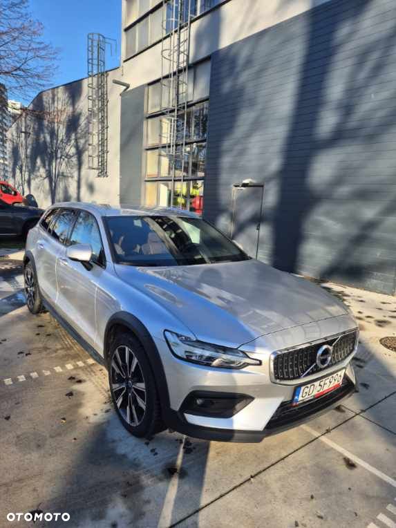 Volvo V60 B4 D Momentum Pro - 2