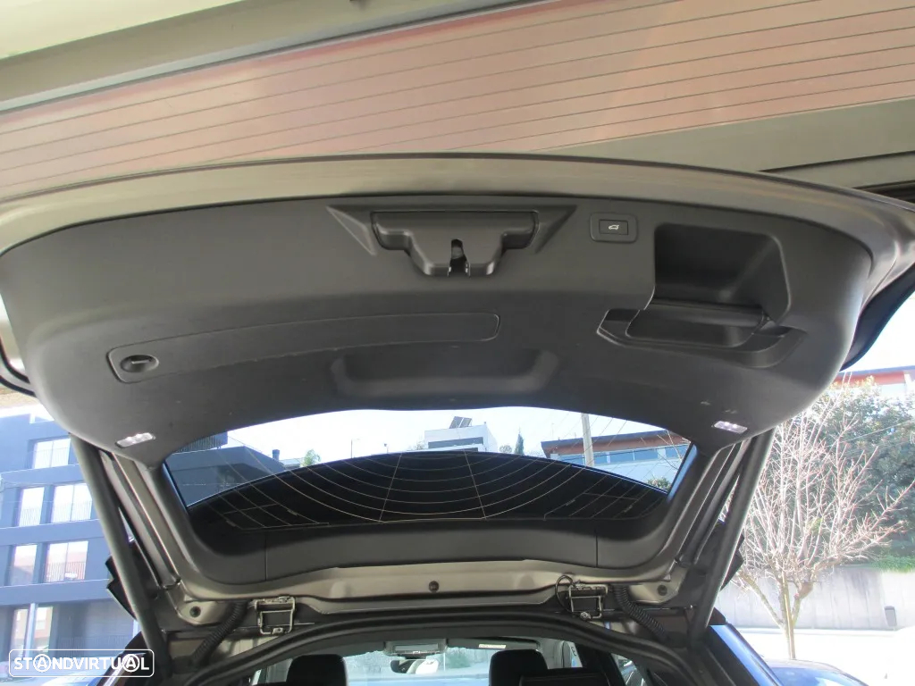 Land Rover Discovery Sport 1.5 I3 P300e AWD R-Dynamic S - 37