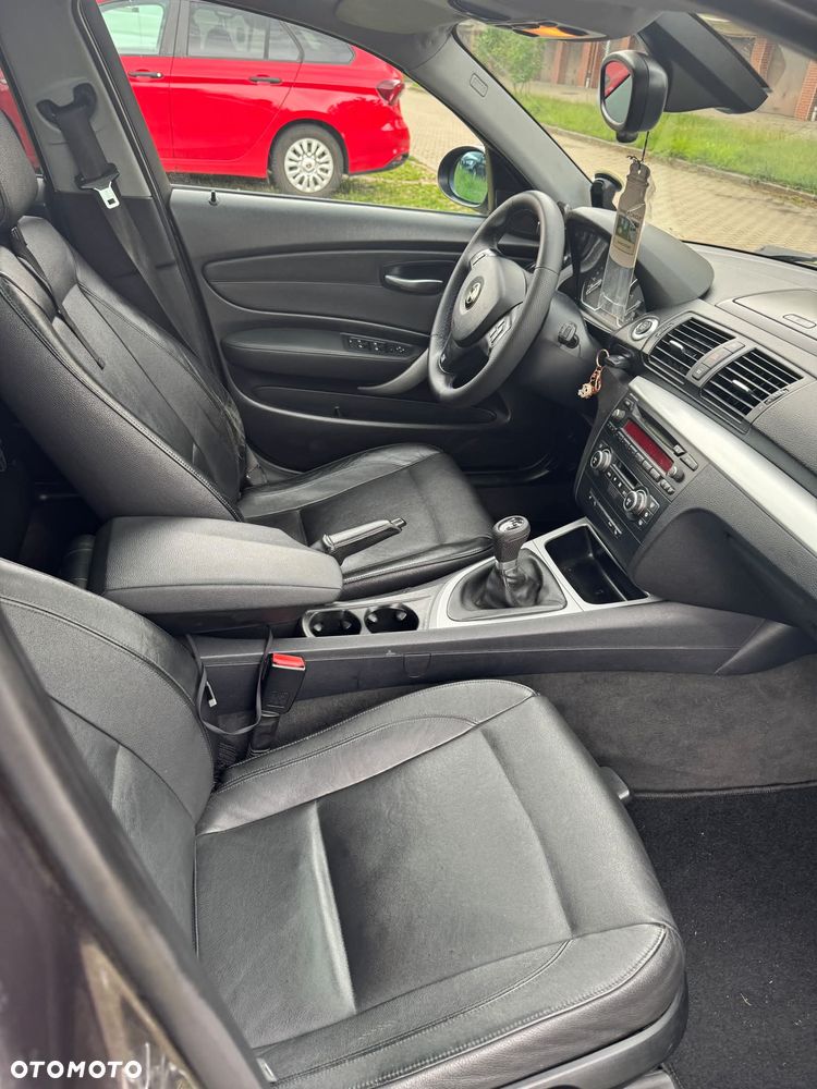 BMW Seria 1 120d - 11