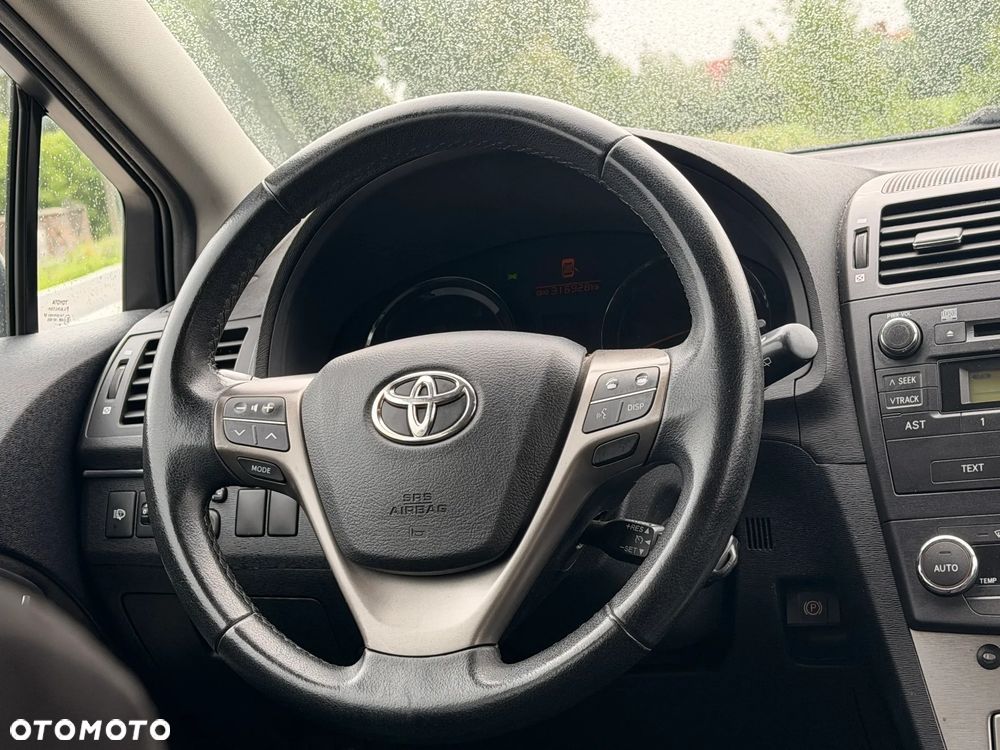 Toyota Avensis 2.0 D-4D Luna - 13