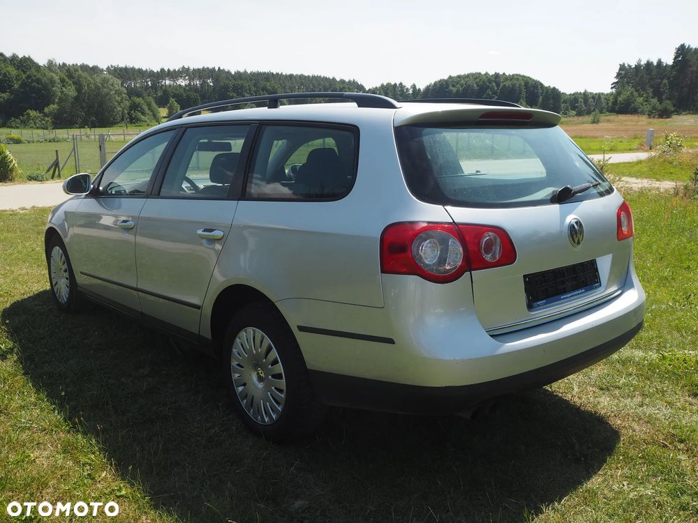 Volkswagen Passat 2.0 TDI Individual - 12