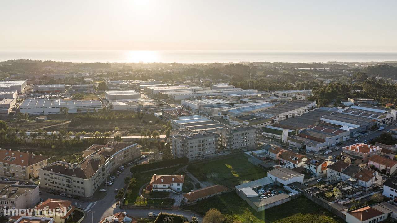 Loja versátil com excelente localização em Canelas - Vila Nova de Gaia - Grande imagem: 5/24