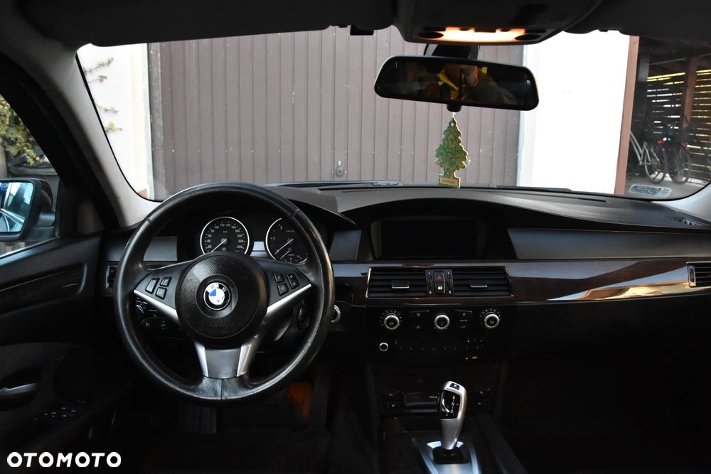 BMW Seria 5 525d Edition Sport - 14