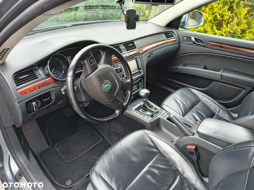 Skoda Superb 3.6 V6 4x4 DSG Ambition - 8