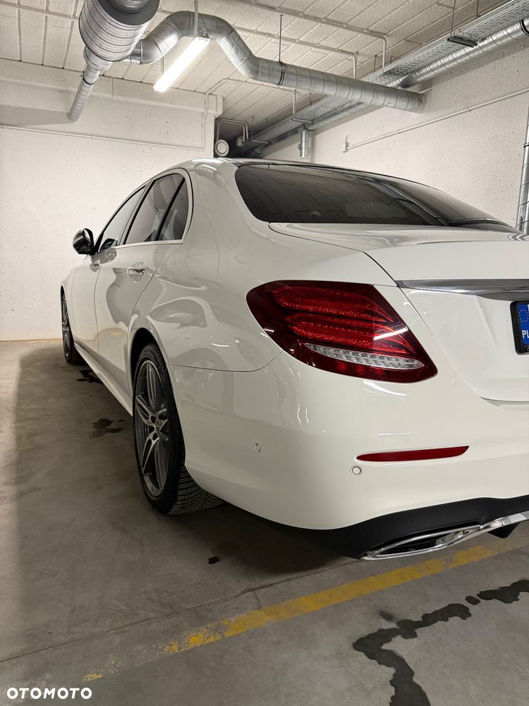 Mercedes-Benz Klasa E 220 d 4-Matic 9G-TRONIC - 27