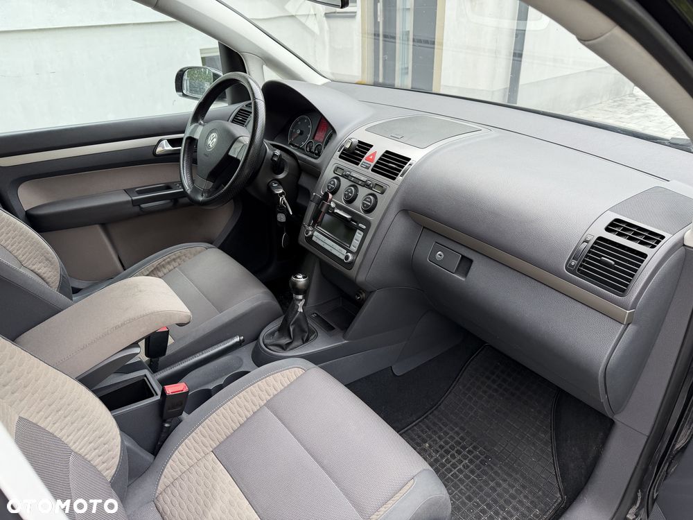 Volkswagen Touran - 6