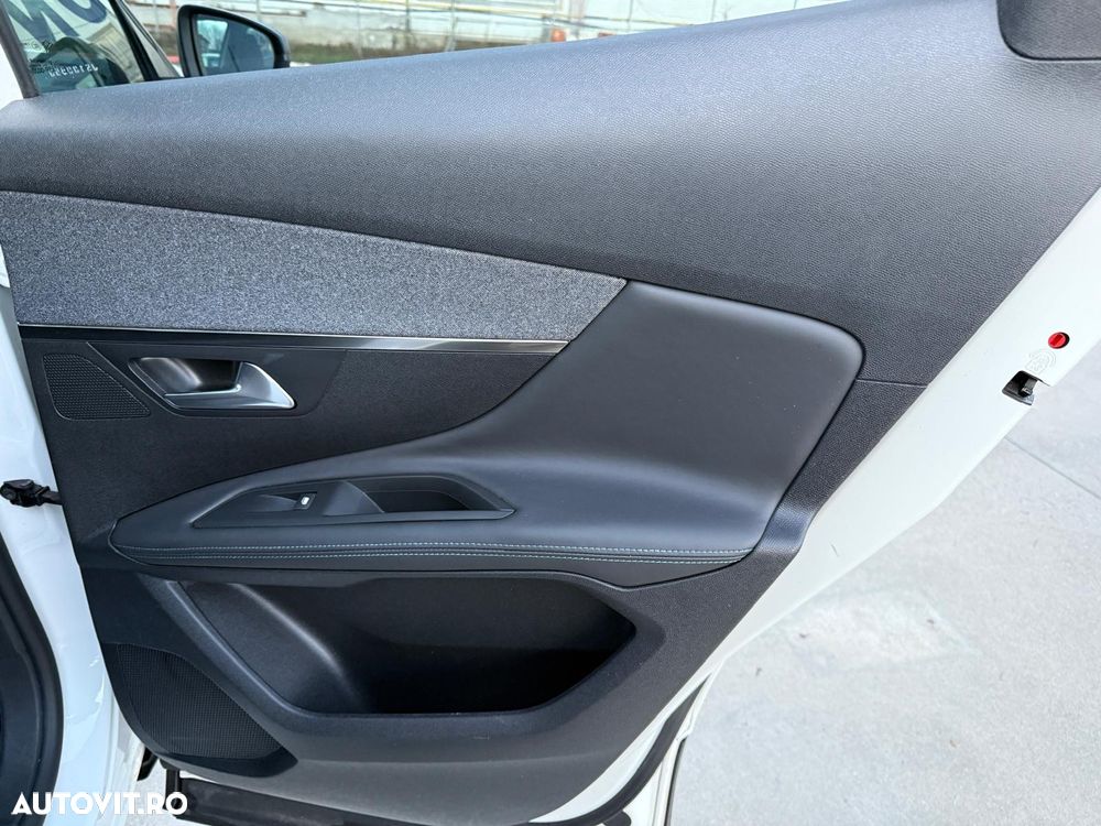 Peugeot 3008 PureTech 130 Stop & Start GPF EAT8 Crossway - 39