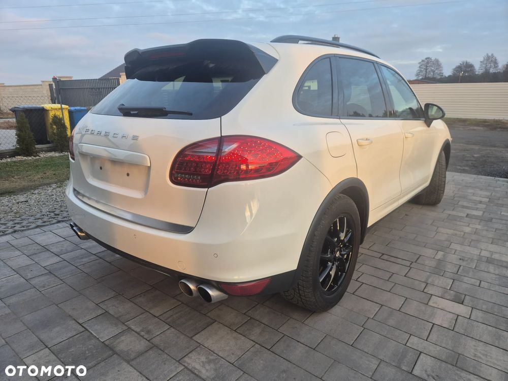 Porsche Cayenne - 4