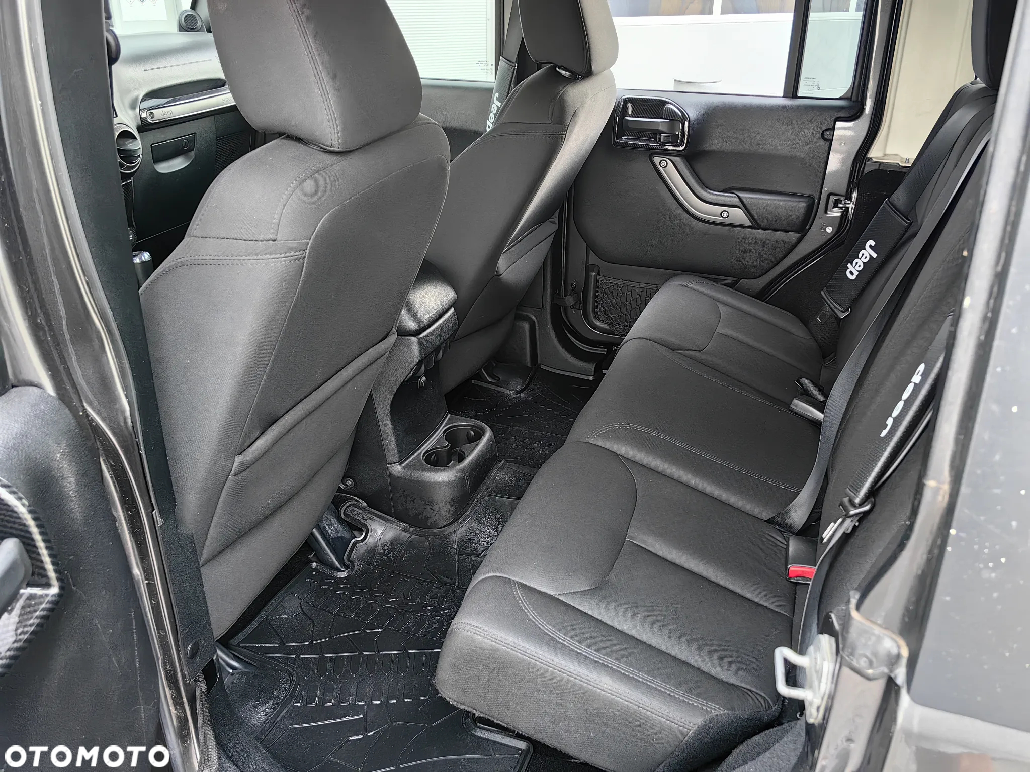 Jeep Wrangler Unlimited 3.6 Automatik Sahara - 13