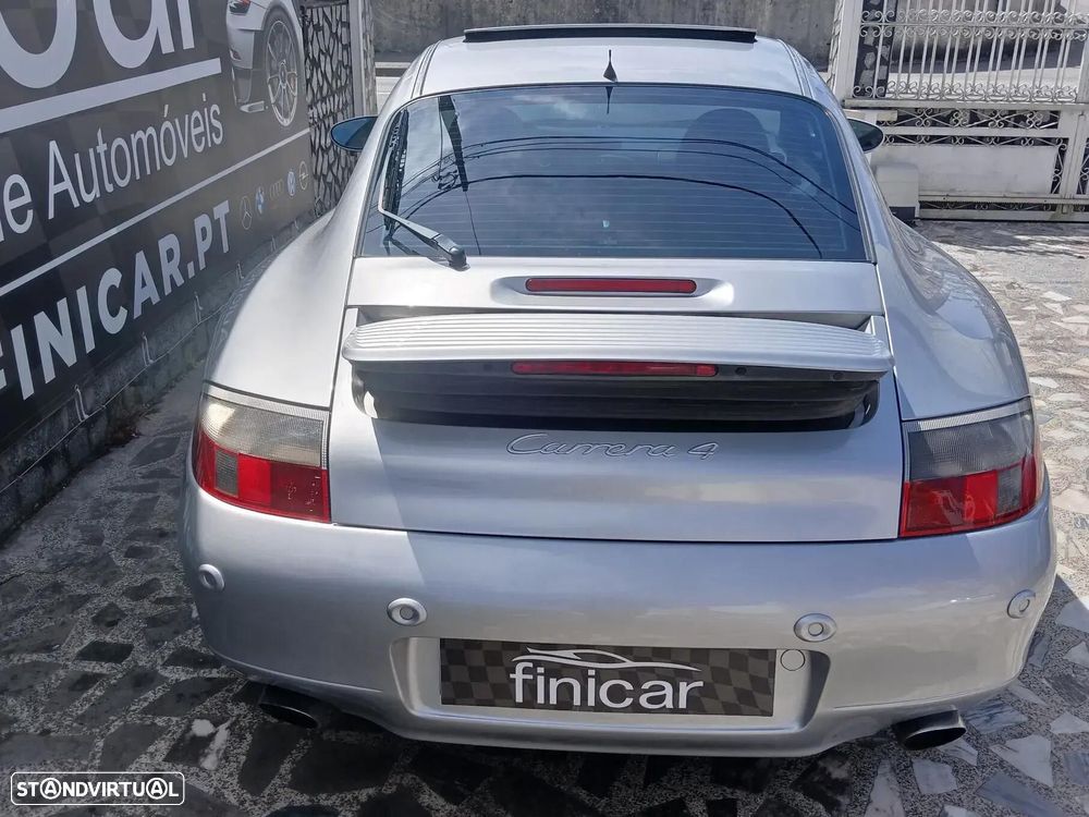 Porsche 911 Carrera Coupé — fotografia 32