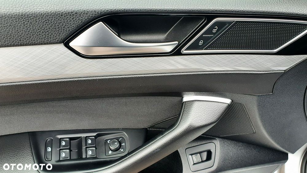 Volkswagen Passat 2.0 TSI Business DSG - 38