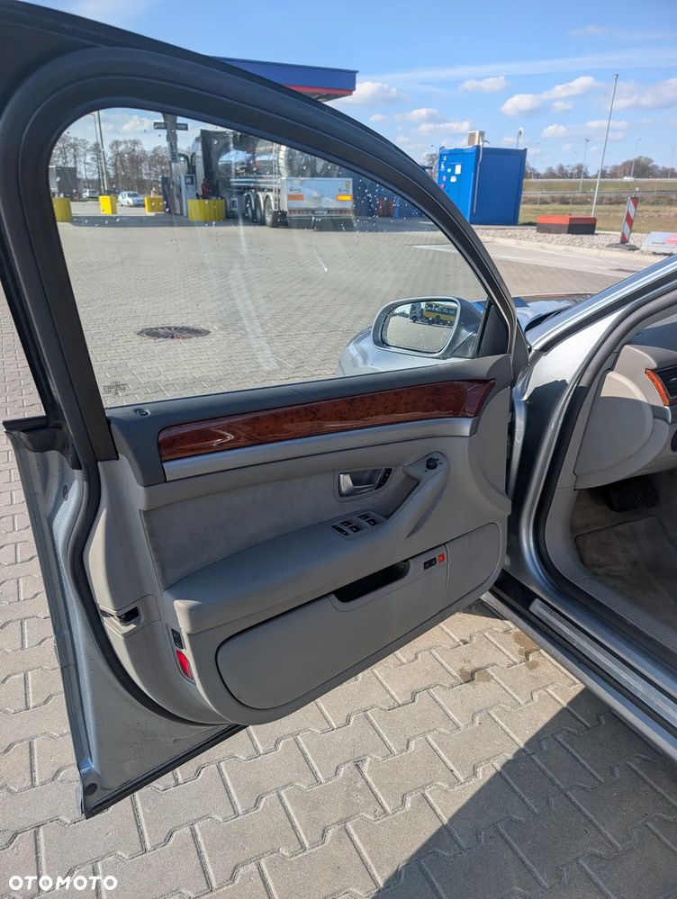 Audi A8 4.2 FSI L Quattro - 8