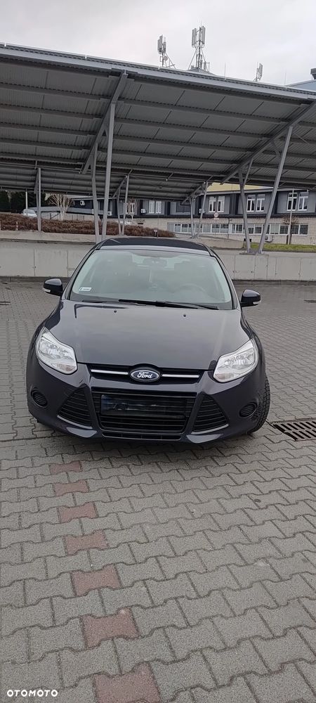 Ford Focus 1.6 Ambiente - 2