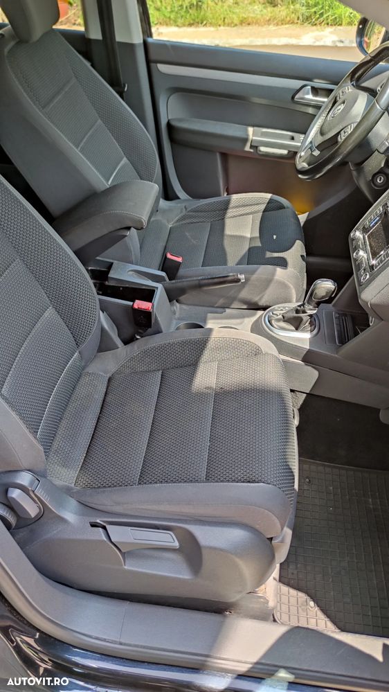 Volkswagen Touran 1.6 TDI DSG Comfortline - 9