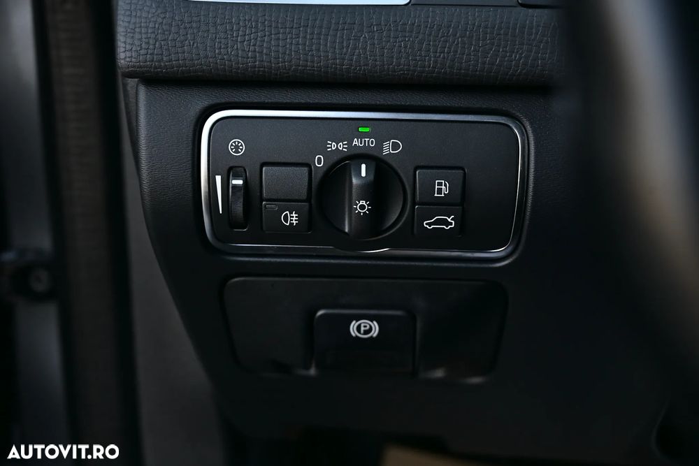 Volvo XC 60 D4 Geartronic Summum - 35