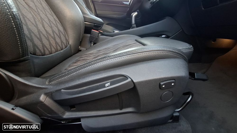 BMW X1 16 d sDrive Line Sport - 32