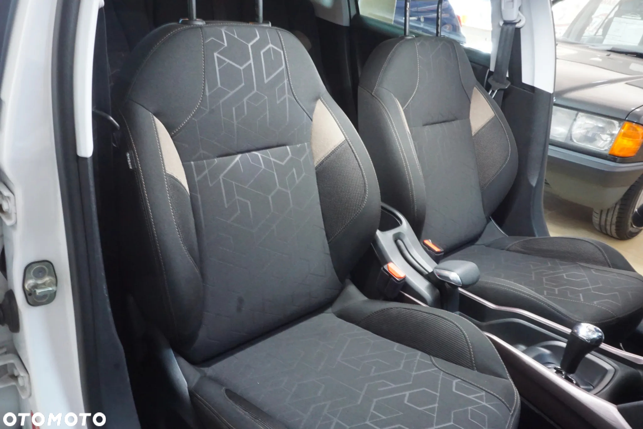 Peugeot 2008 82 e-VTI ETG5 Active - 29
