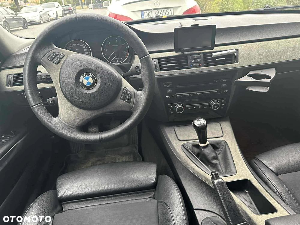 BMW Seria 3 325d - 10