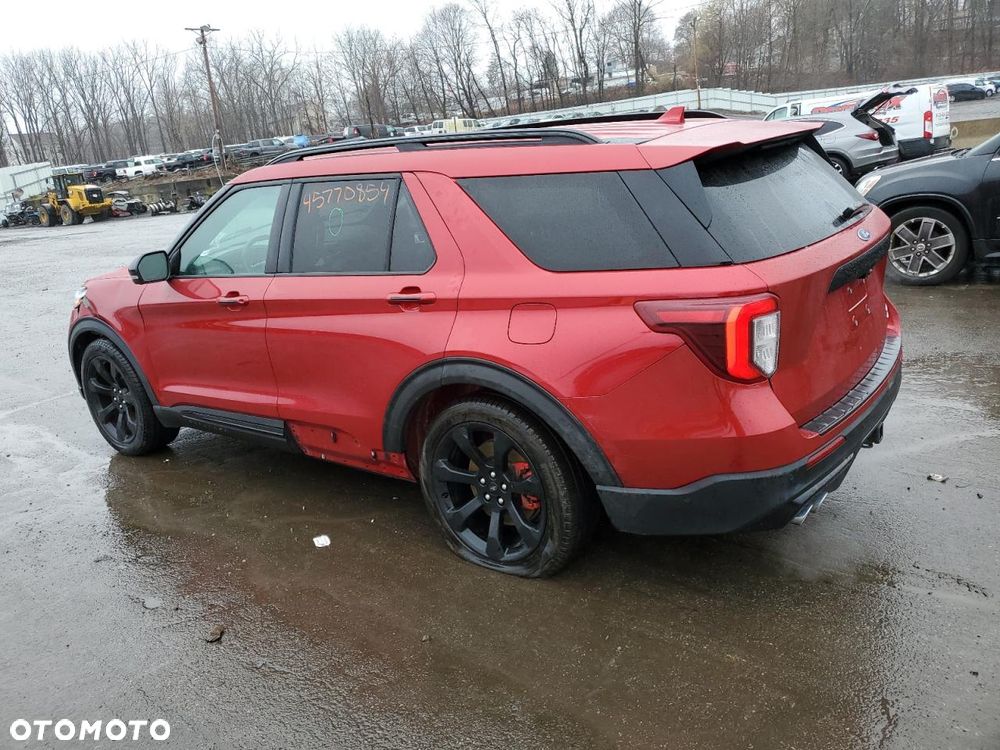 Ford Explorer - 32