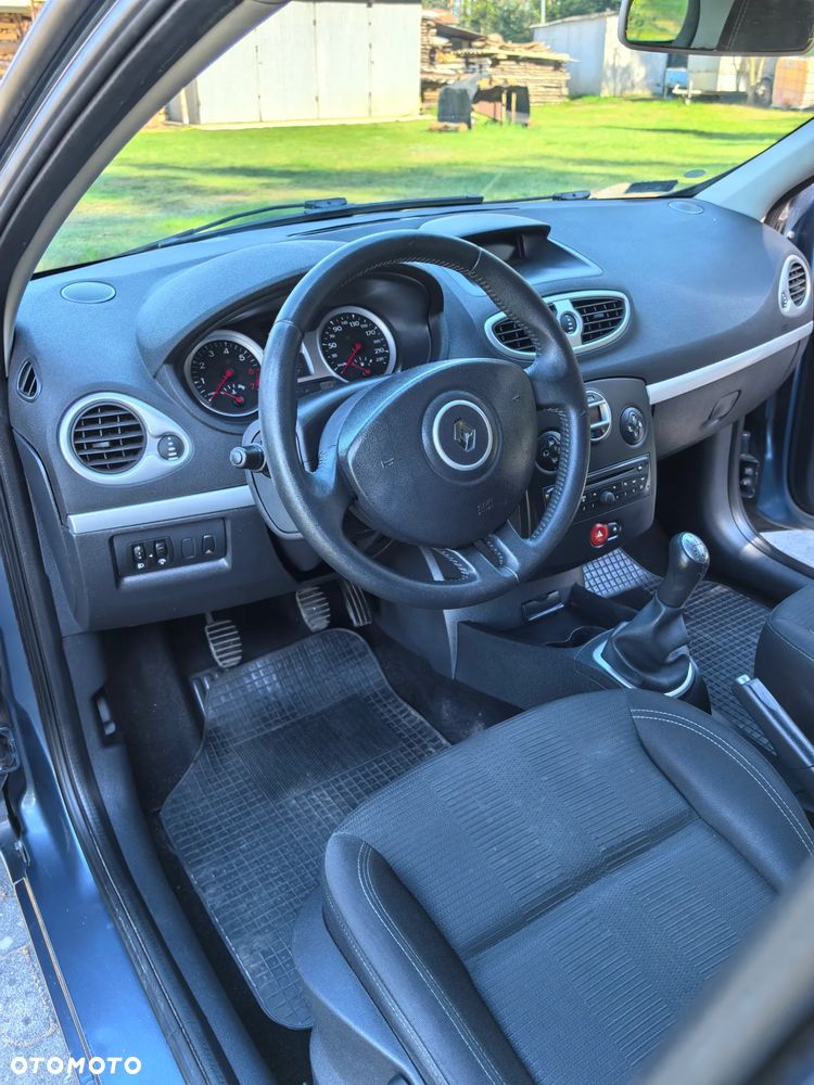 Renault Clio 1.2 16V Authentique - 14