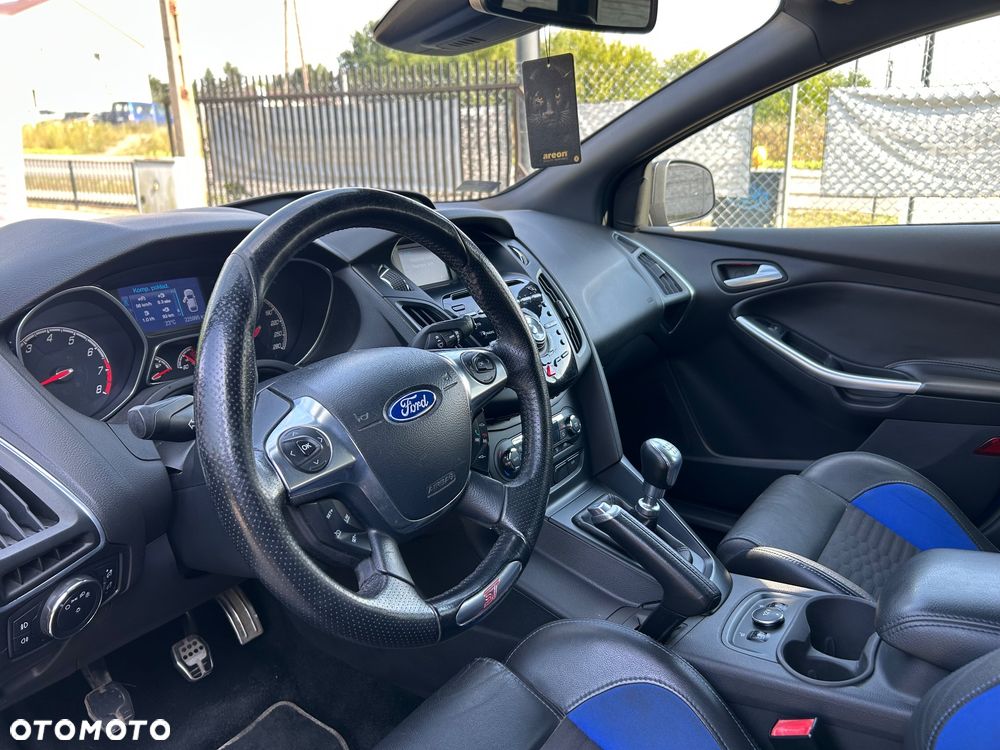 Ford Focus ST - 14