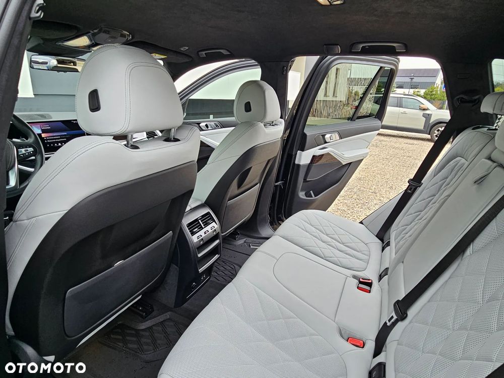 BMW X5 xDrive40i mHEV Individual Edition sport - 16