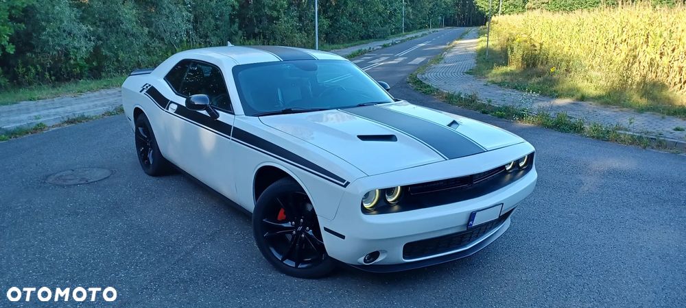 Dodge Challenger - 1