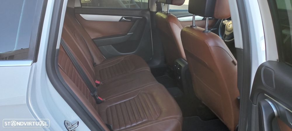 VW Passat Variant 2.0 TDi Highline Navig DSG - 37