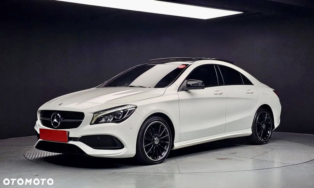 Mercedes-Benz CLA 250 4Matic 7G-DCT AMG Line - 2