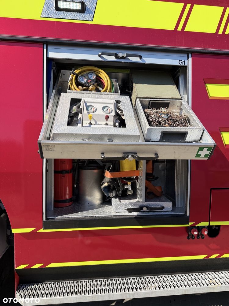 MAN Wóz strażacki CIĘŻKI Pojazd pożarniczy Straż pożarna MAN 18.284 4x4 6t wody+piana, CNBOP, działko dachowe, skrzynie dachowe, łańcuchy podrzutowe - 11