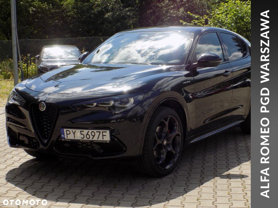 Alfa Romeo Stelvio - 1