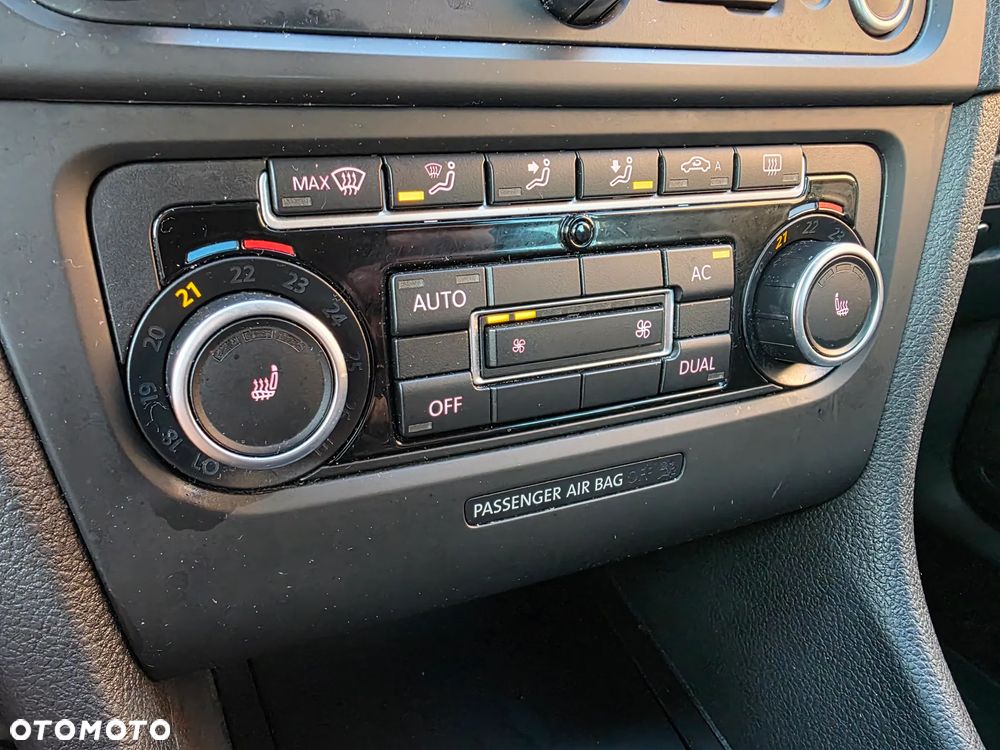 Volkswagen Golf 1.2 TSI BlueMotion Technology Style - 33