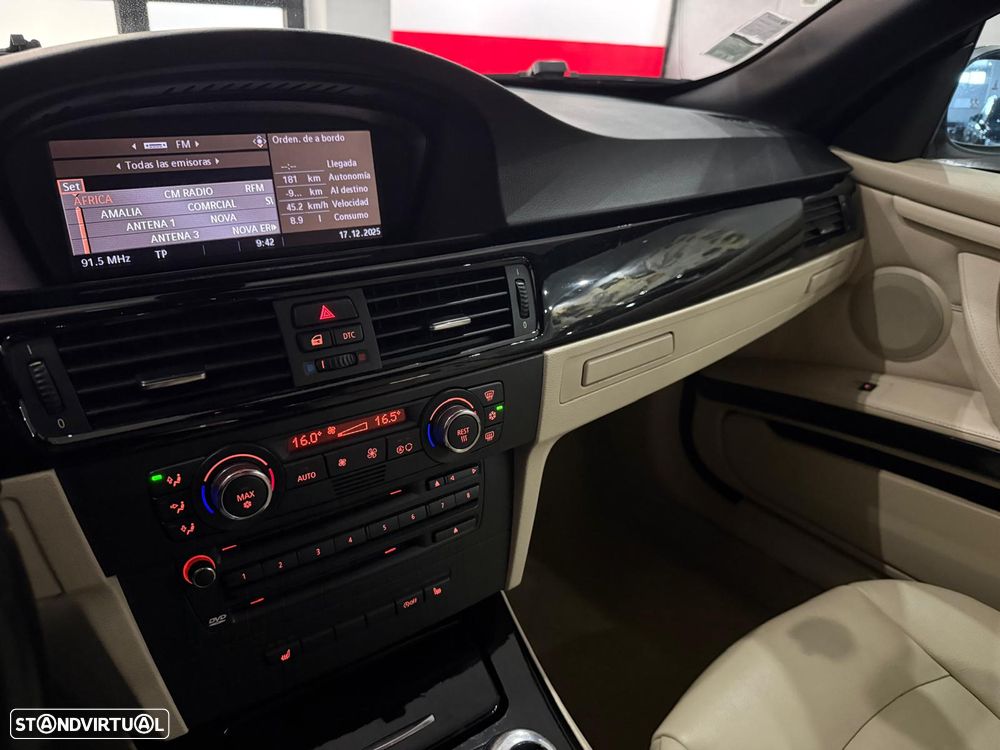 BMW 320 i Edition Exclusive - 30