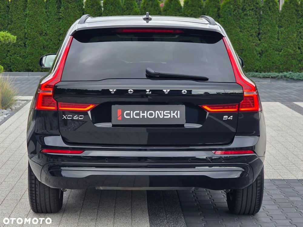 Volvo XC 60 B4 B Momentum Pro - 33