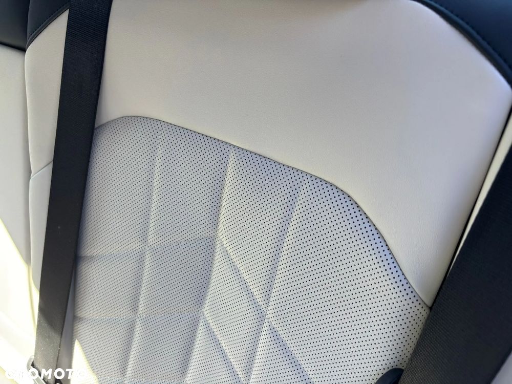 BMW Seria 5 520d xDrive - 16