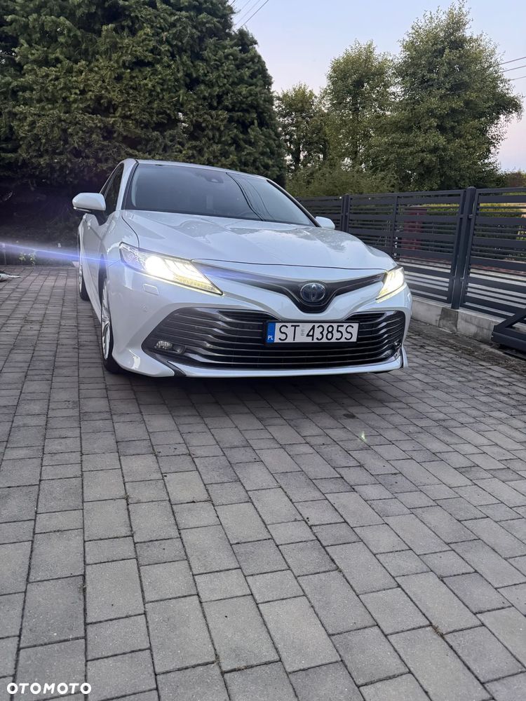 Toyota Camry 2.5 Hybrid Executive CVT - 2