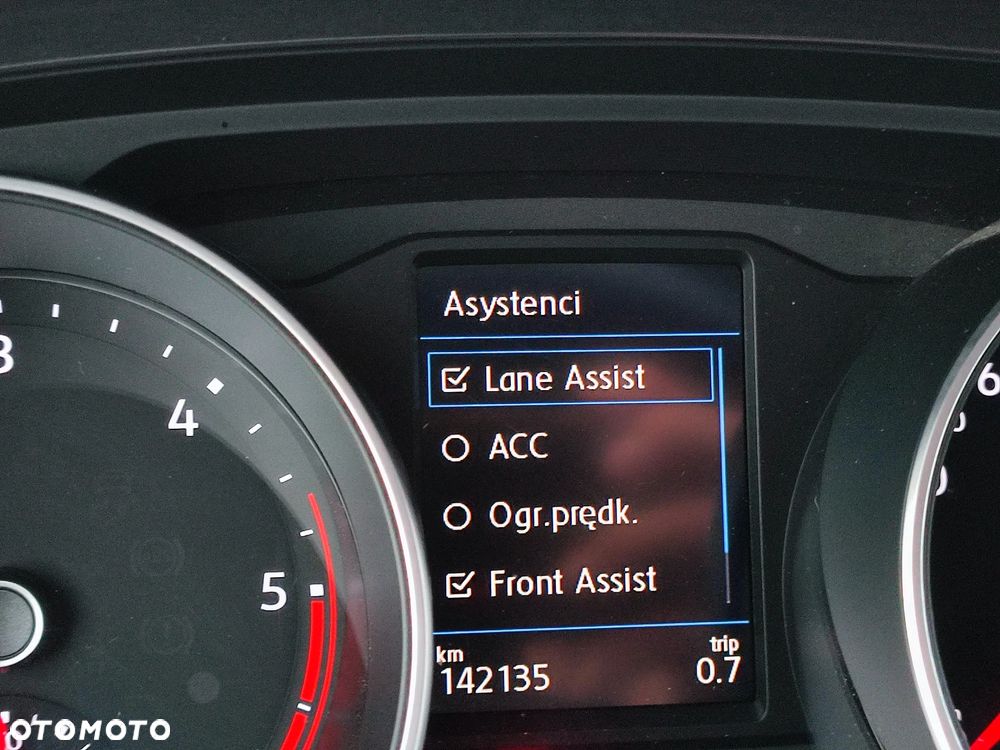 Volkswagen Tiguan - 33