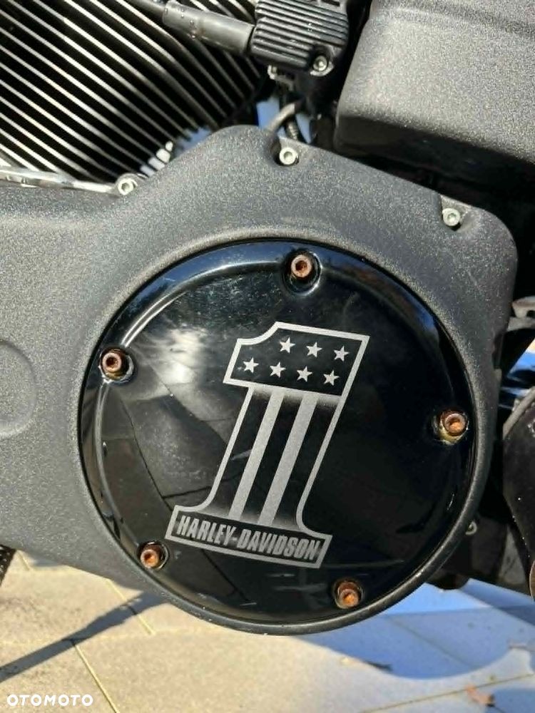 Harley-Davidson Dyna Street Bob - 5