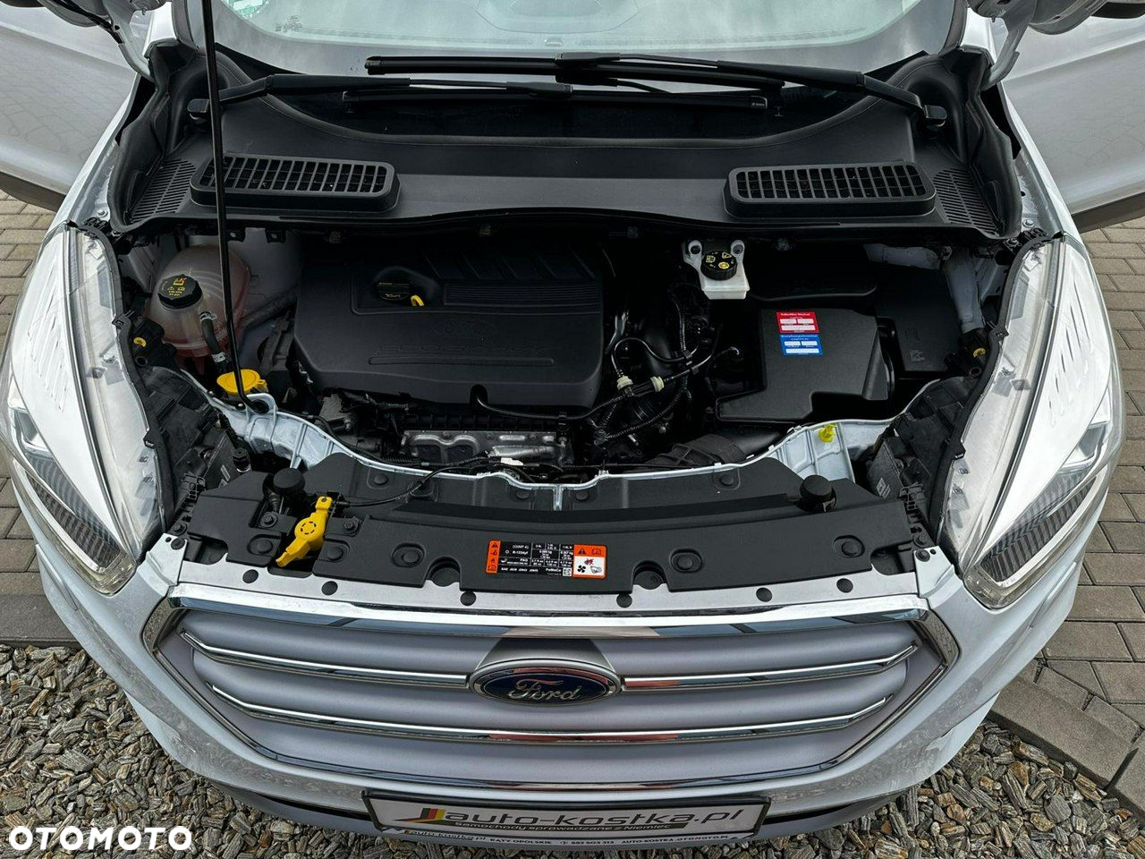 Ford Kuga 1.5 EcoBoost 2x4 Titanium - 32