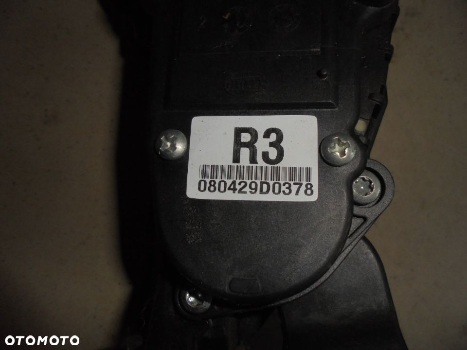 POTENCJPMETR GAZU KIA SPORTAGE II 2.0 CRDI - 3