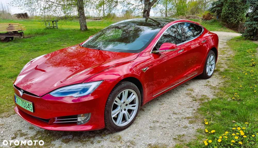 Tesla Model S - 8