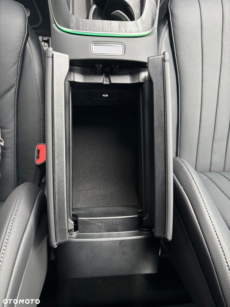 Mercedes-Benz Klasa E - 12